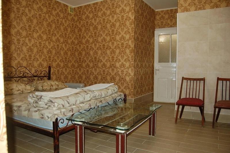 Apartment On Stepana Bandery 37 Постійне Електропостачання Lviv Exteriör bild